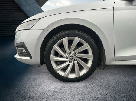 2022 Skoda Octavia STYLE 2.0 TDI 115HP 5DR €27,500 thumbnail
