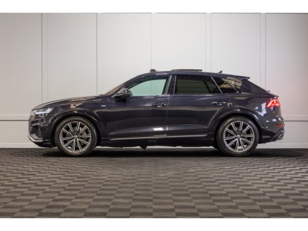 2019 Audi Q8 - thumbnail 3