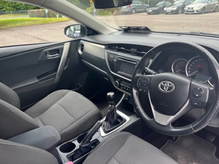 2013 Toyota Auris - thumbnail 10