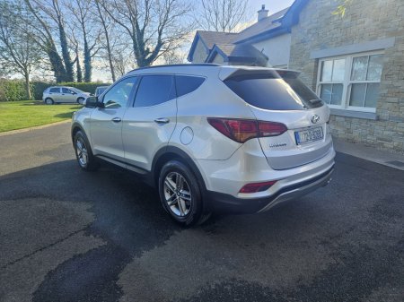 2017 Hyundai Santa Fe - thumbnail 8