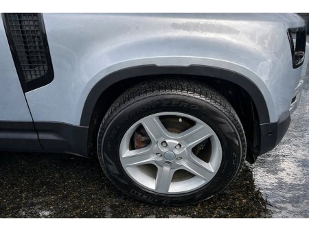 2023 Land Rover Defender - thumbnail 8