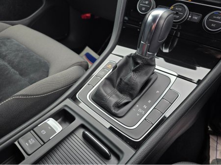 2017 Volkswagen Golf 1.4 HIGHLINE EDITION ALCANTARA SEATS REVERSING CAMERA - SIMI DEALER - LOW ROAD TAX BAND €16,750 thumbnail