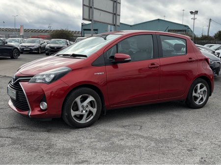 2015 Toyota Yaris - thumbnail 3
