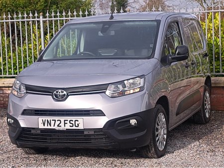 2022 Toyota Proace City Icon Model L1 1.5 Diesel SWB with 3 seats in front and double sliding doors. thumbnail