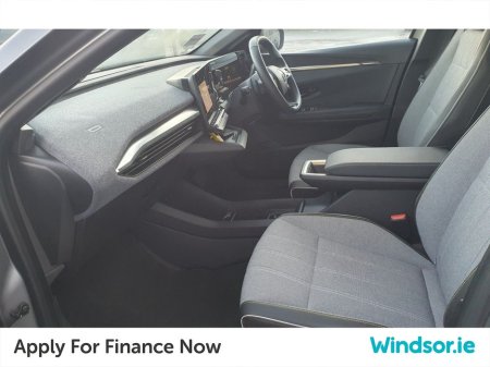 2024 Renault Megane E-Tech EV40 130hp Techno €25,495 thumbnail