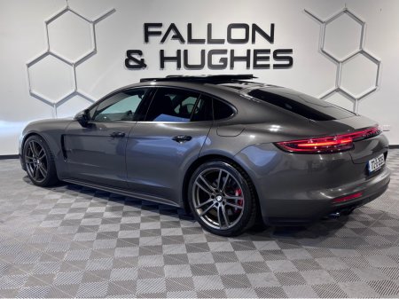 2017 Porsche Panamera - thumbnail 3