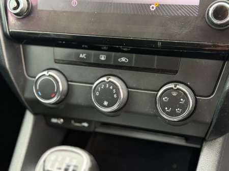 2017 Skoda Octavia - thumbnail 20