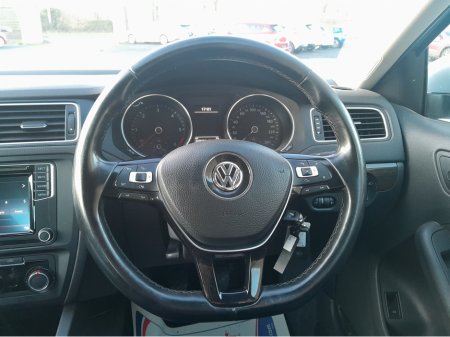 2016 Volkswagen Jetta CL 2.0 TDI MANUAL 5SPEED 110BHP 4DR €8,950 thumbnail