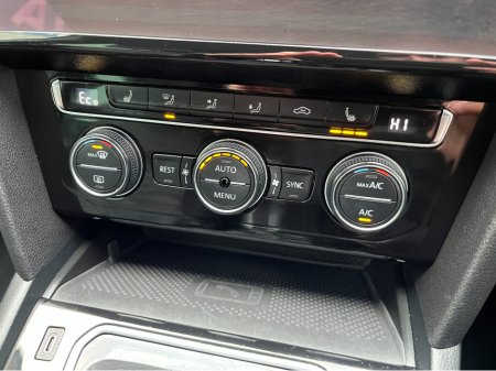 2019 Volkswagen Passat GTE 1.4 TSI PHEV PETROL HYBRID //FULL LEATHER HEATED SEATS//SAT NAV//ADAPTIVE CRUISE CONTROL// €17,950 thumbnail