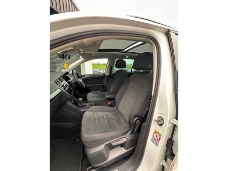 2020 Volkswagen Tiguan - thumbnail 18