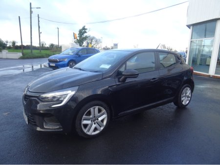 2022 Renault Clio - view 2