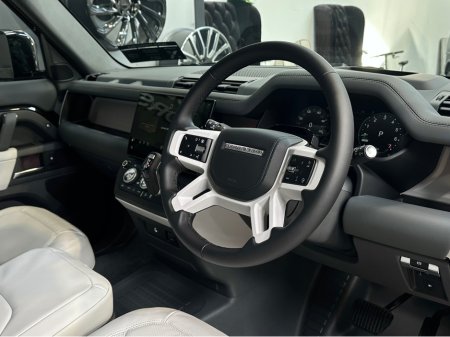 2026 Land Rover Defender - thumbnail 11