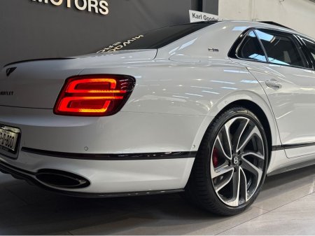 2025 Bentley Flying Spur - thumbnail 12