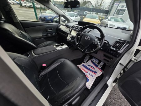 2014 Toyota Prius Alpha (7 Seater) - SELF CHARGING HYBRID -ALLOYS - REVERSE CAMERA - SIMI DEALER - LOW ROAD TAX BAND €14,450 thumbnail
