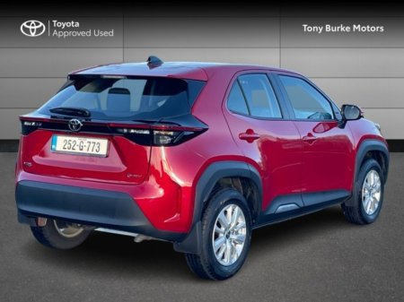 2025 Toyota Yaris Cross - Save EUR 3,350 - Luna - 1.5 Hybrid - Automatic - EUR 180 Tax - 252 Plate // Remote Central Locking // Front Electric Windows // Rear Electric Windows // Electric Mirrors // Finger Tip Stereo Control €30,850