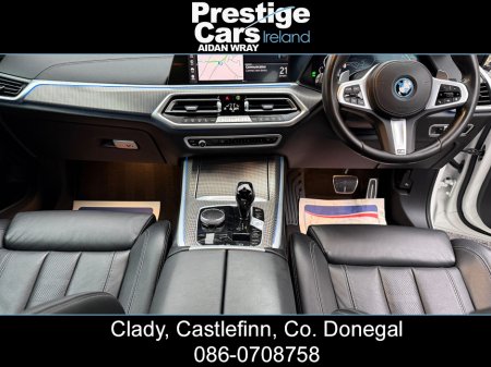 2022 BMW X5 XDRIVE 45E M SPORT AUTO,M PERFORMANCE BODY KIT,ALPINE WHITE,PLUS PACK,TECH PACK,HEAD UP DISPLAY,HEATED LEATHER,APPLE CAR PLAY,ADJUSTABLE SUSPENSION,CAMERAS,FACTORY UP GRADED BRAKES,FBMWSH,HIGH SPEC €64,950 thumbnail