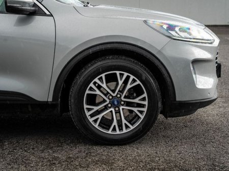 2021 Ford Kuga - thumbnail 3