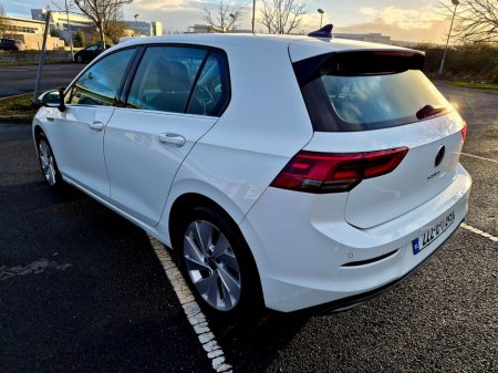 2022 Volkswagen Golf 1.5 TSI 130HP Style €24,999