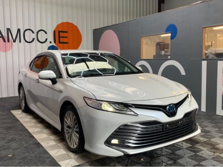 2019 Toyota Camry G LEATHER PACKAGE / 83k KMs / Automatic 2.5 Hybrid / Heated Leather, Reverse Camera & More