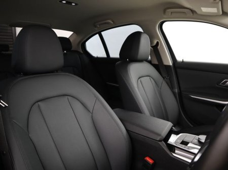 2021 BMW 3 Series - thumbnail 11