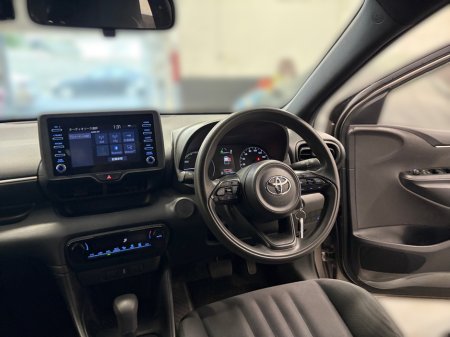 2020 Toyota Yaris - thumbnail 17