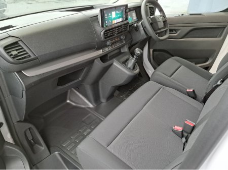 2026 Opel Vivaro KOMFORT L2H1 1.5TD 120BHP thumbnail