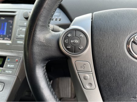 2015 Toyota Prius - thumbnail 21