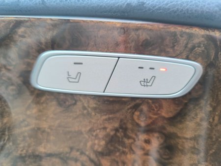 2020 Mercedes-Benz E Class - thumbnail 28