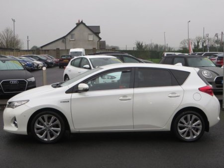 2015 Toyota Auris 1.8 HYBRID 5DR LUX €10,950 thumbnail