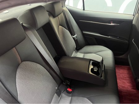 2019 Toyota Camry - thumbnail 14