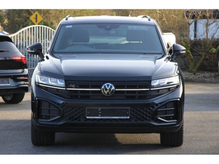 2025 Volkswagen Touareg - thumbnail 2