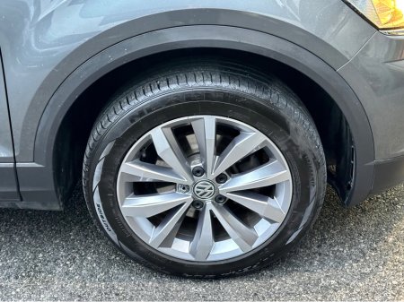 2019 Volkswagen T-Roc 1.0 TSI DESIGN 115PS €18,500 thumbnail