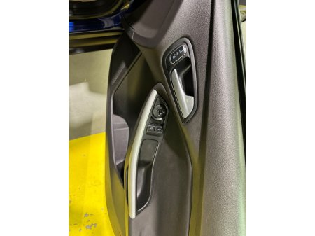 2015 Ford Focus - thumbnail 29