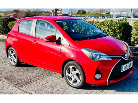2016 Toyota Yaris Hybrid Luxury €10,995