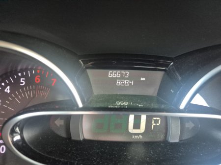 2017 Renault Clio - thumbnail 10