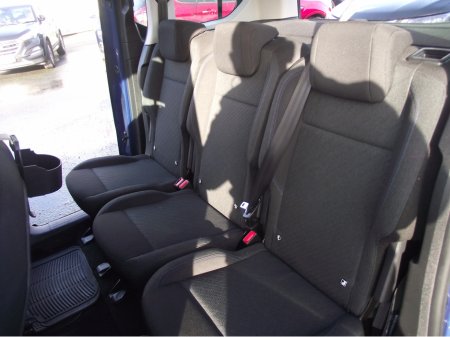 2019 Peugeot Rifter ALLURE 1.5 HDI 100PS 5DR MPV €17,950 thumbnail