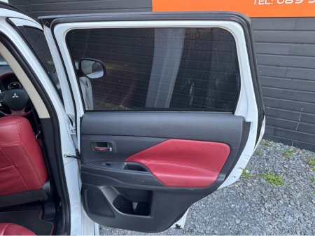 2015 Mitsubishi Outlander - thumbnail 15