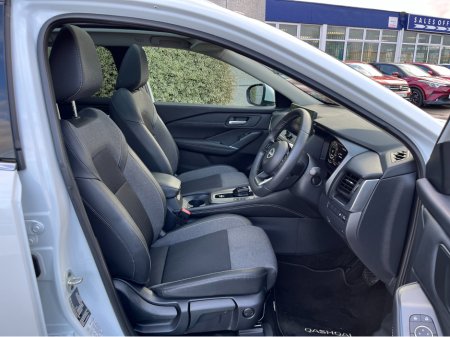 2025 Nissan Qashqai E-POWER SV PREMIUM AUTOMATIC HYBRID 1.5 PETROL //HIGH SPEC//PANORAMIC GLASS ROOF//360 PARKING CAMERAS//ADAPTIVE CRUISE CONTROL// €34,950 thumbnail