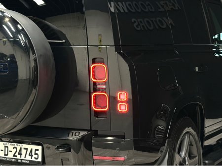 2025 Land Rover Defender - thumbnail 10