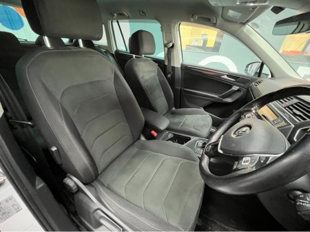 2017 Volkswagen Tiguan - thumbnail 11