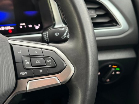 2024 Volkswagen T-Roc EDITION €28,495 thumbnail