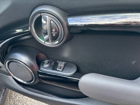 2015 MINI Hatch  €8,950 thumbnail