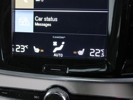 2020 Volvo V90 D4 MOM AT 5DR Auto €33,750 thumbnail