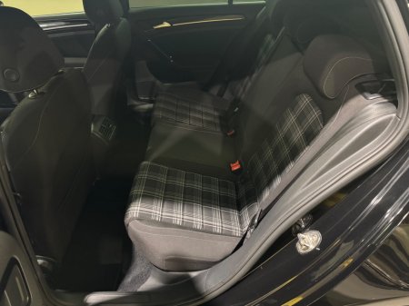 2016 Volkswagen Golf - thumbnail 11