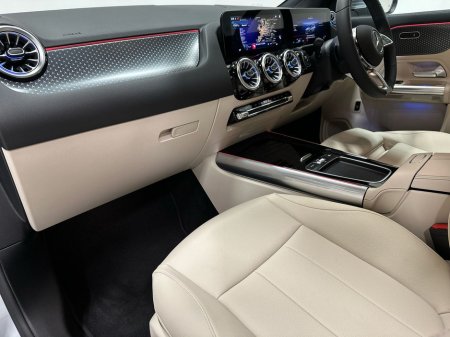 2025 Mercedes-Benz EQA - thumbnail 6