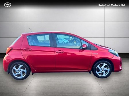 2016 Toyota Yaris YARIS HYBRID LUXURY MC thumbnail