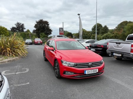 2022 Volkswagen Passat SEL TDI €32,995 thumbnail