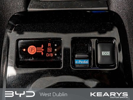 2025 Nissan Leaf - thumbnail 25