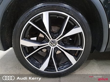 2023 Volkswagen Tiguan 2.0 TDI R LINE SA 5DR A €40,900 thumbnail
