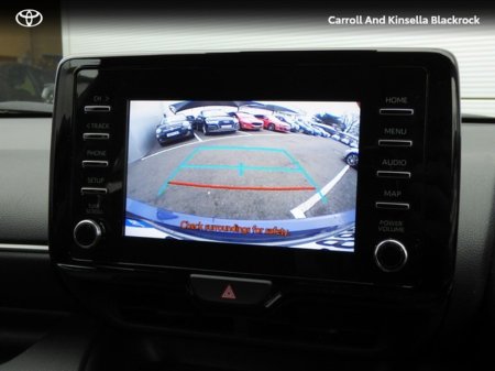 2023 Toyota Yaris Hybrid Luna €22,950 thumbnail